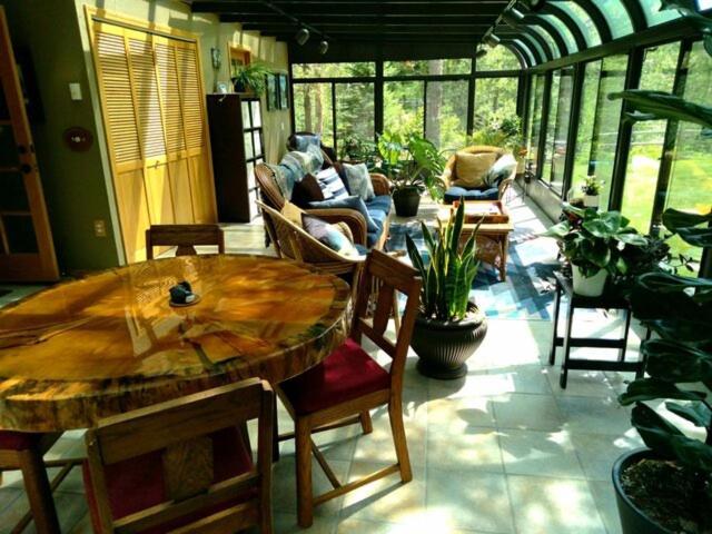 Moss Mountain Inn Колумбия-Фолс Экстерьер фото